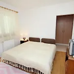 Lejlighed With Swimming Pool - 5479