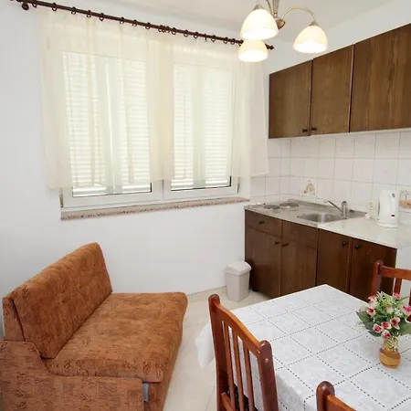 Apartman With Swimming Pool - 5479 Novi Vinodolski