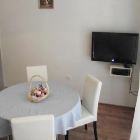 With Swimming Pool - 5479 Apartman Novi Vinodolski