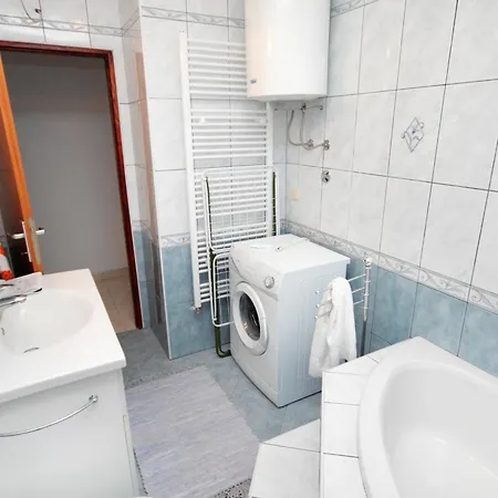 With Swimming Pool - 5479 Apartman Novi Vinodolski