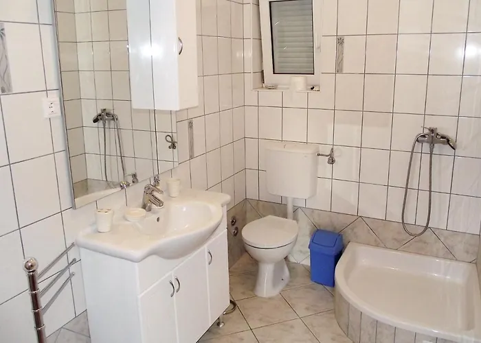 With Swimming Pool - 5479 דירה