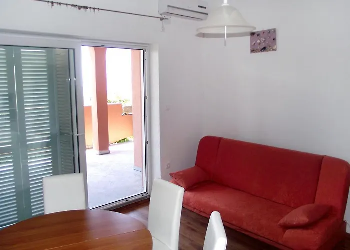 With Swimming Pool - 5479 דירה