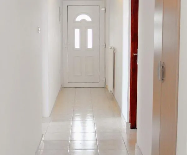 דירה With Swimming Pool - 5479 *