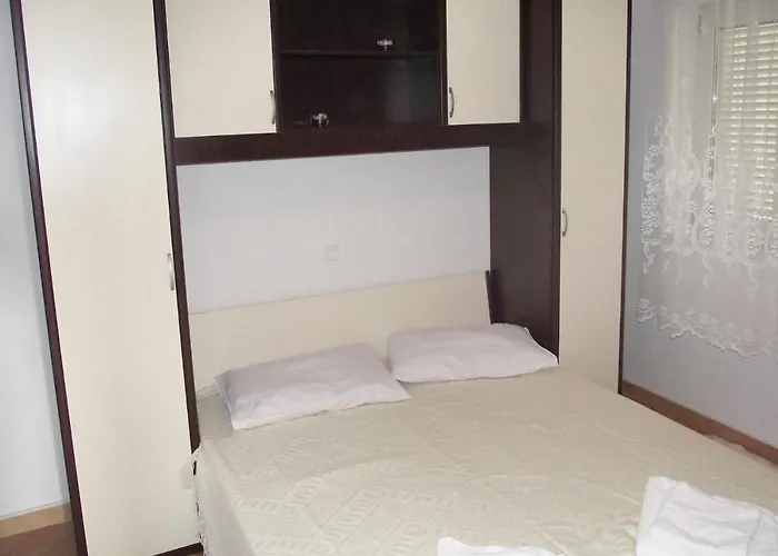 With Swimming Pool - 5479 נובי ווינודולסקי