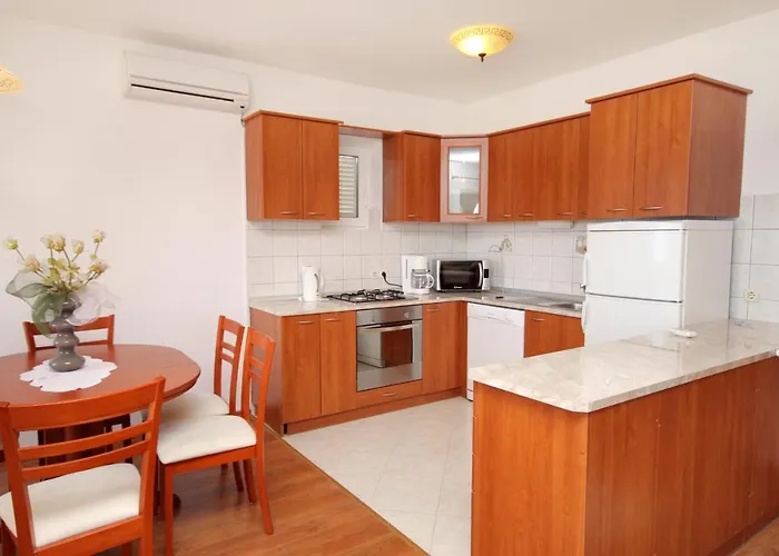 With Swimming Pool - 5479 *